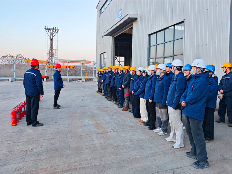 以练筑防 护航安全｜伟德国际1946开展消防灭火实战演练